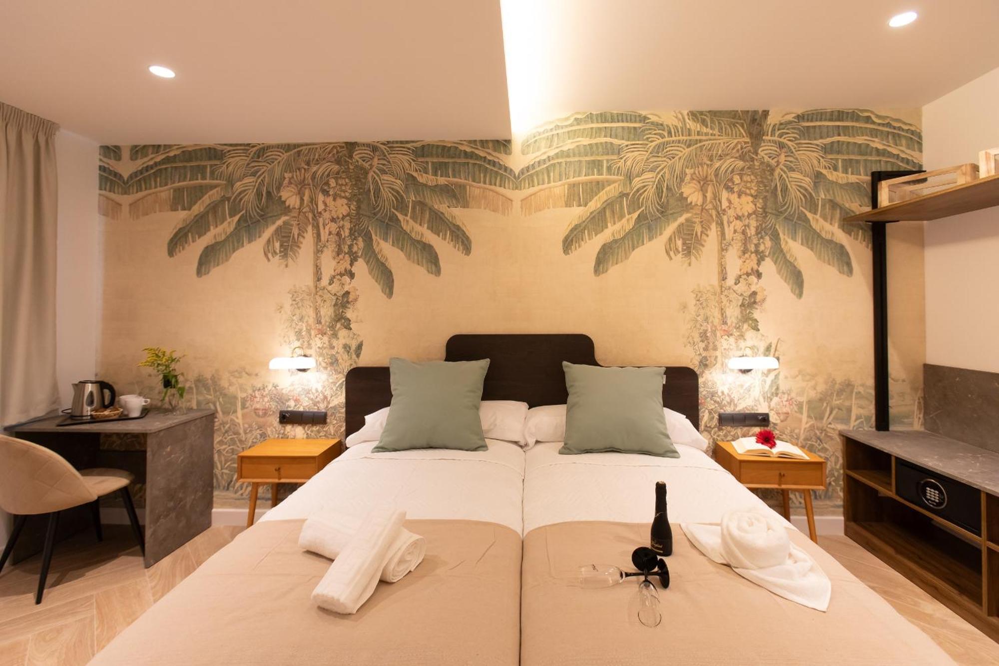 Boutique Rooms Playa Burriana Nerja Buitenkant foto