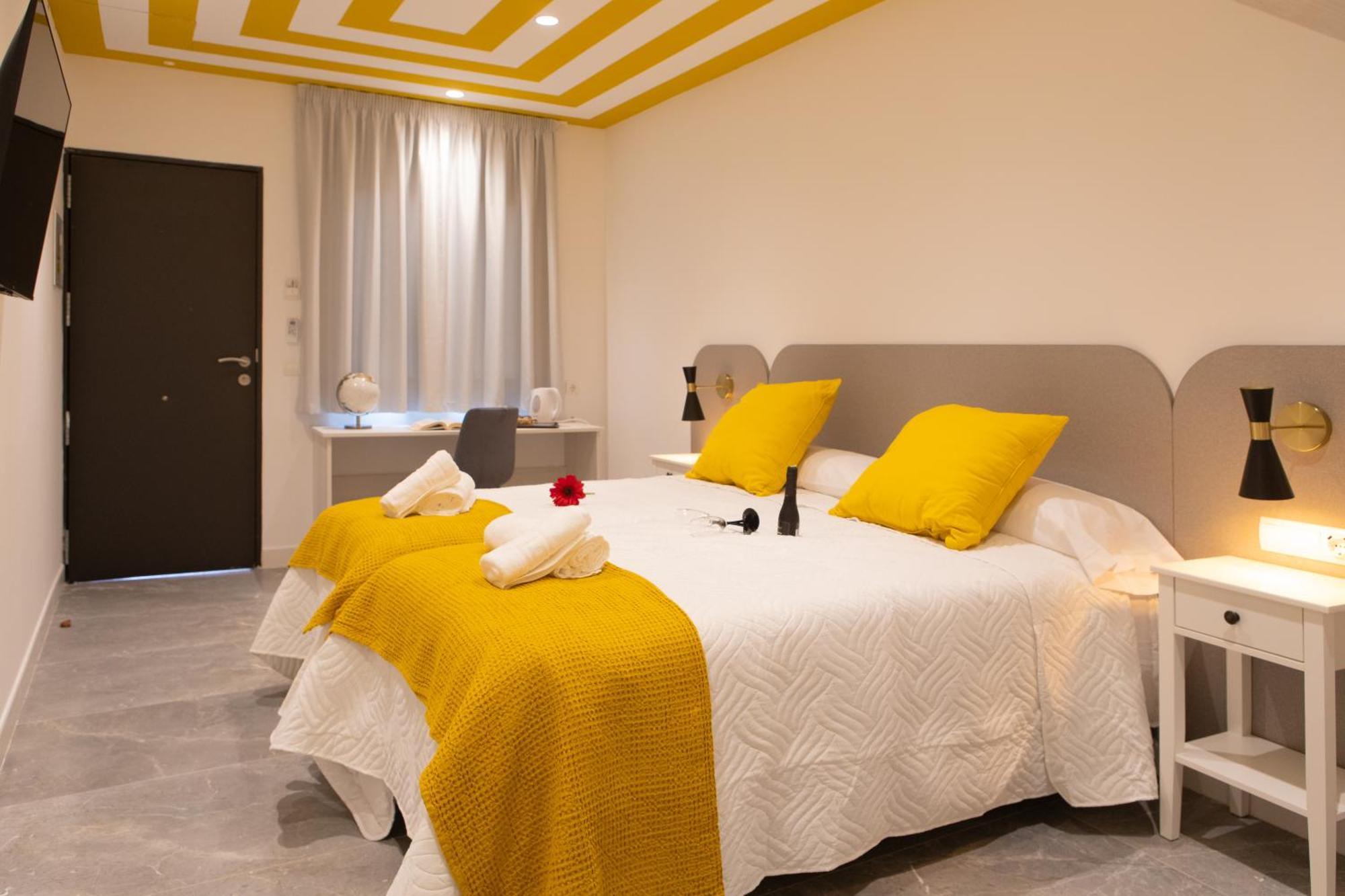 Boutique Rooms Playa Burriana Nerja Buitenkant foto