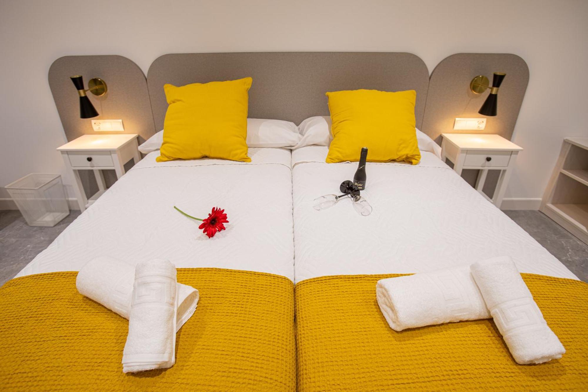 Boutique Rooms Playa Burriana Nerja Buitenkant foto