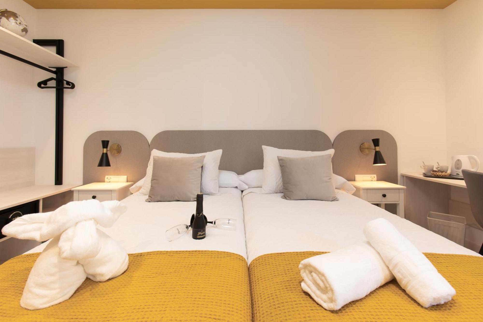 Boutique Rooms Playa Burriana Nerja Buitenkant foto
