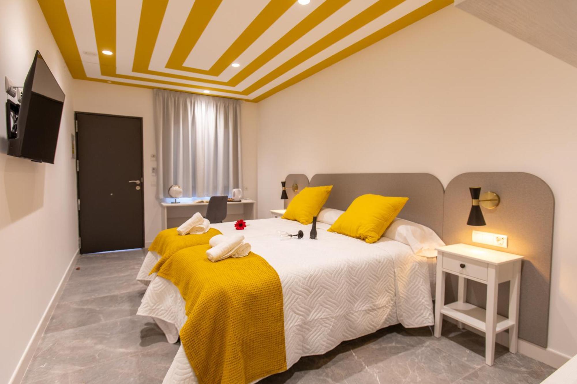 Boutique Rooms Playa Burriana Nerja Buitenkant foto