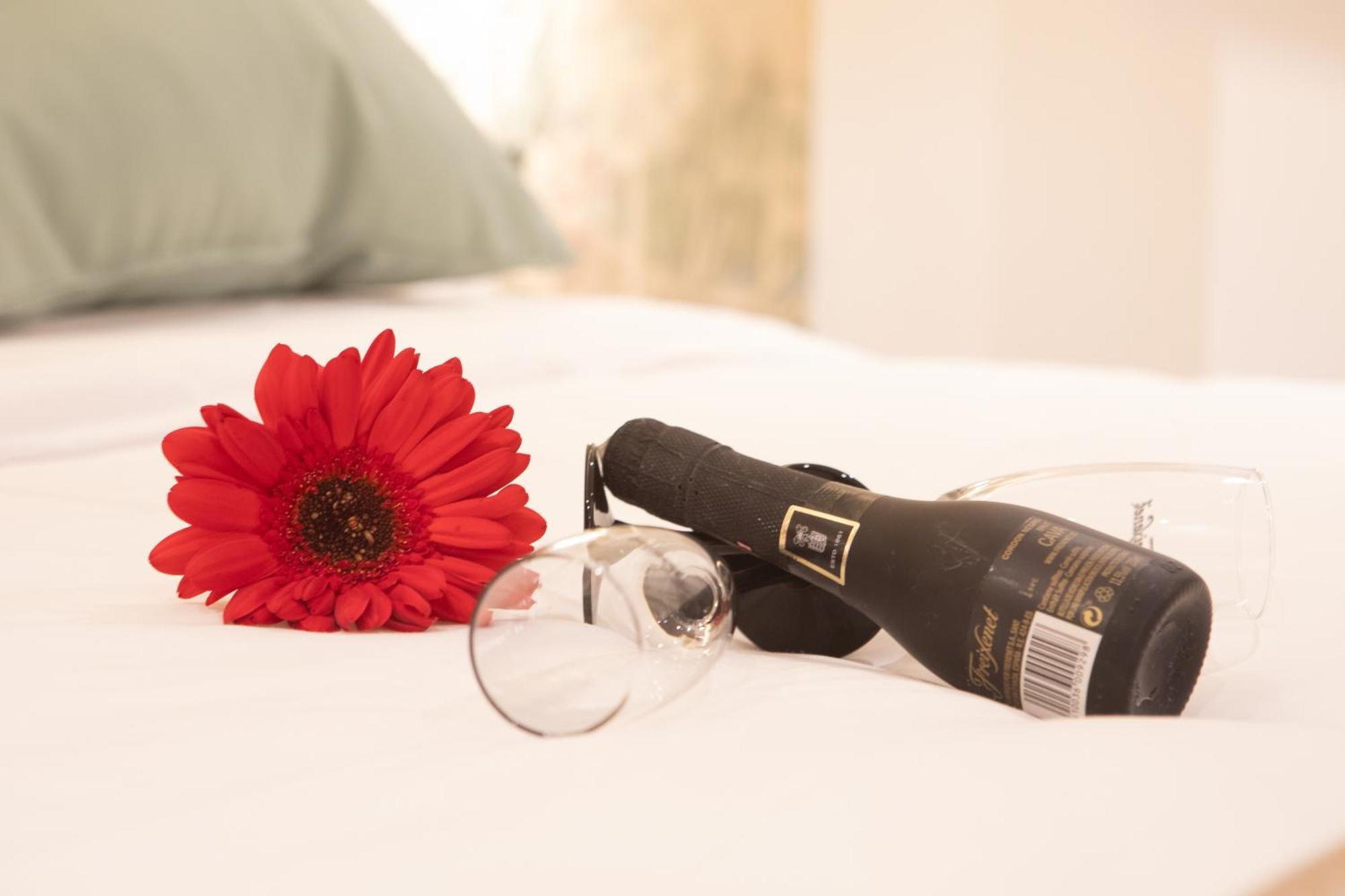 Boutique Rooms Playa Burriana Nerja Buitenkant foto