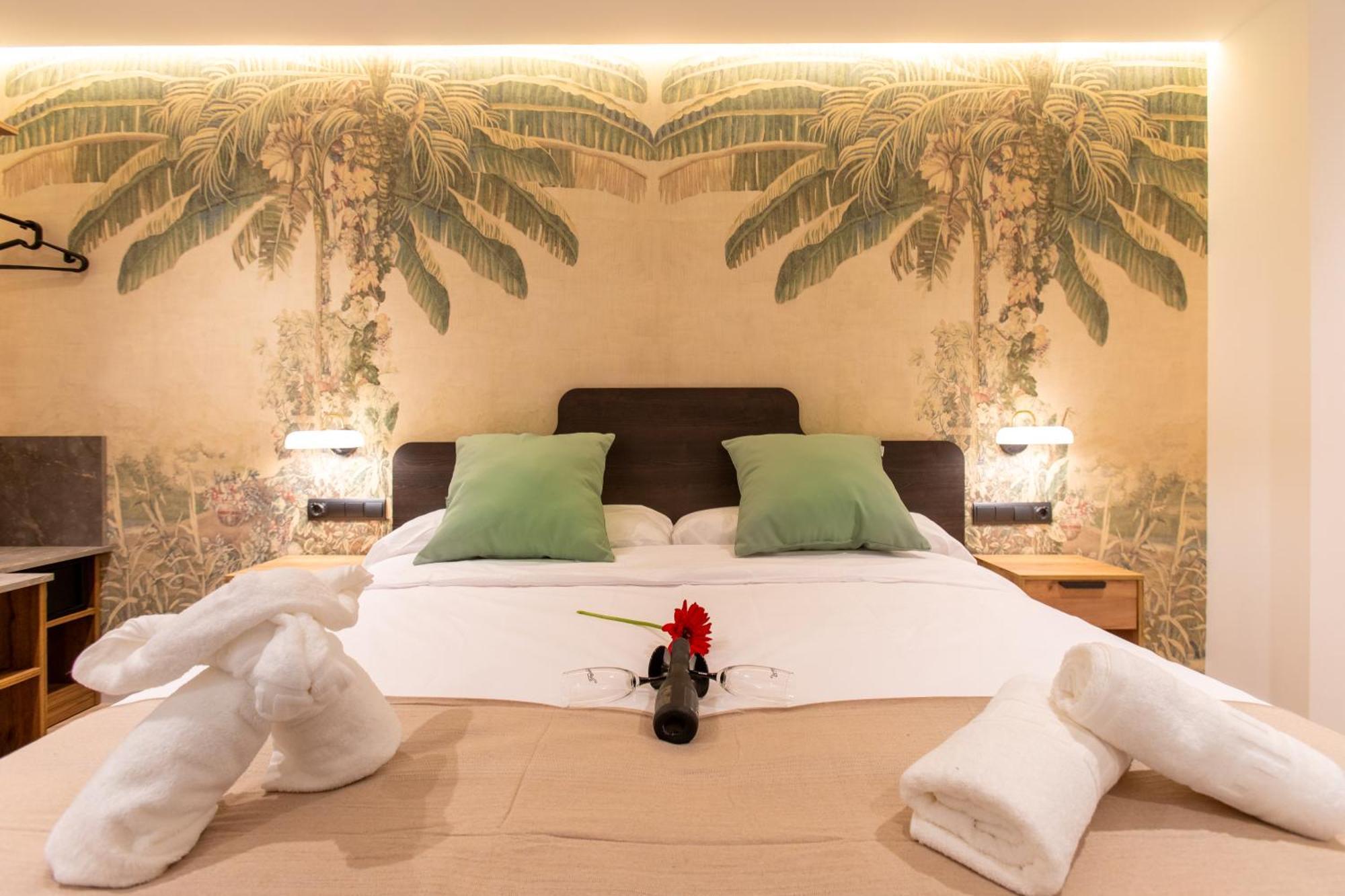 Boutique Rooms Playa Burriana Nerja Buitenkant foto